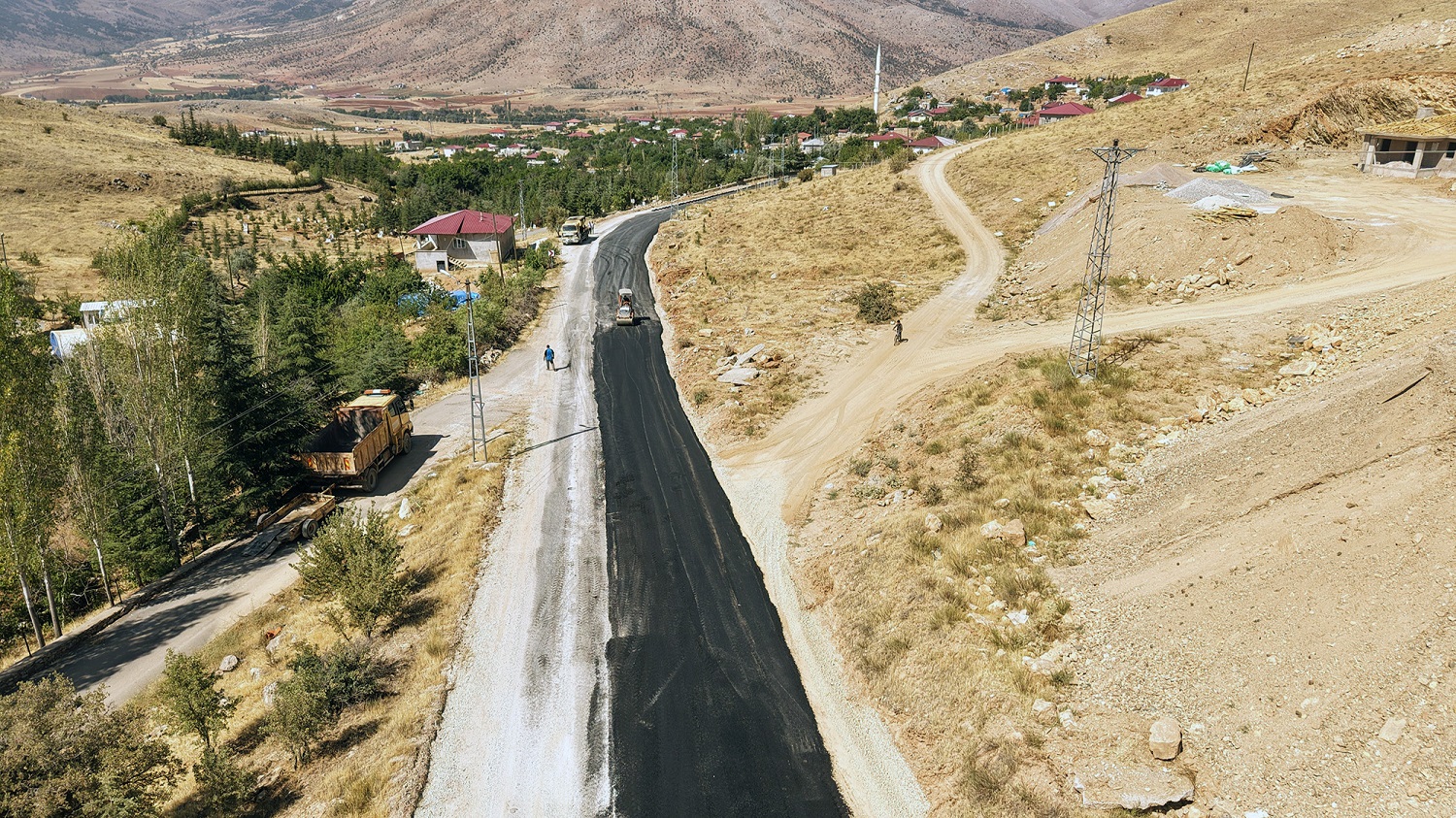 Afşin Köylerde Ulaşım Ağı Güçleniyor (2)