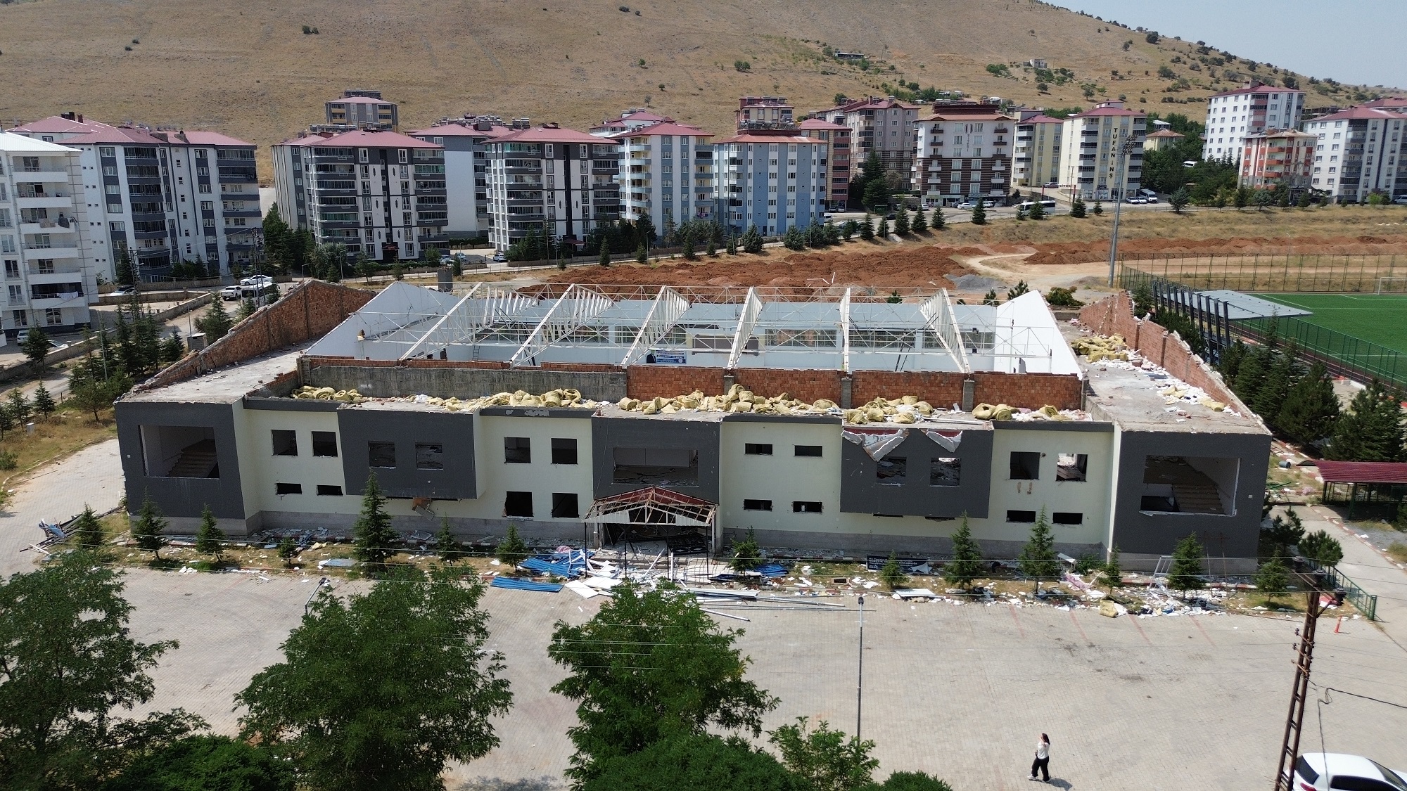 Afşin Spor Salonu Yıkılıyor (1)