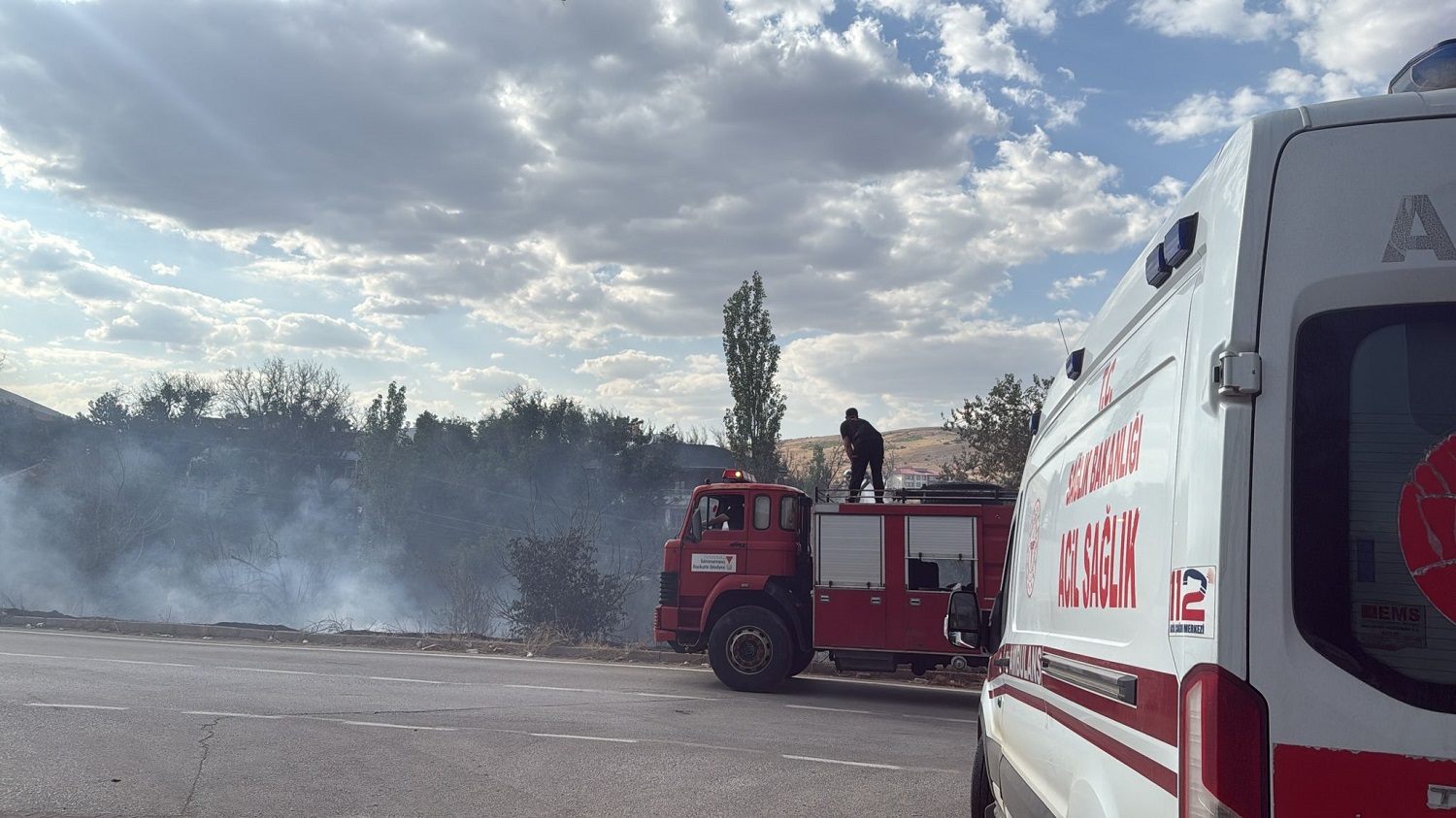 Afşin'de Bahçede Çıkan Yangın Garaj Ve Eve Sıçradı (2)