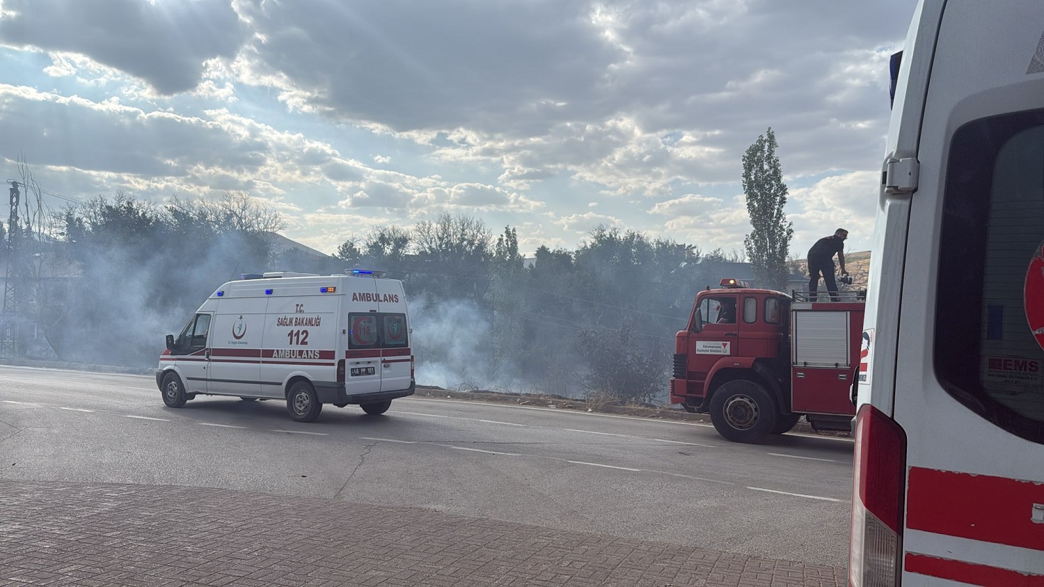 Afşin'de Bahçede Çıkan Yangın Garaj Ve Eve Sıçradı (3)