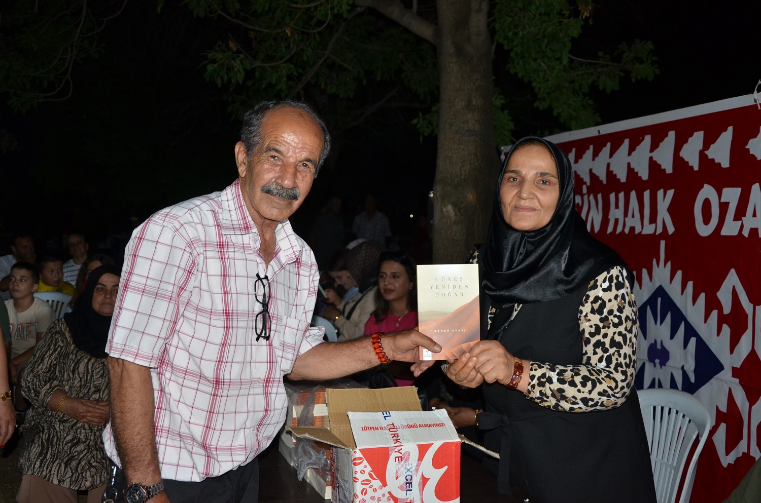 Afşin’de Döndü Güneş’in Şiir Kitabı Tanıtım Ve İmza Günü Gerçekleşti (12)