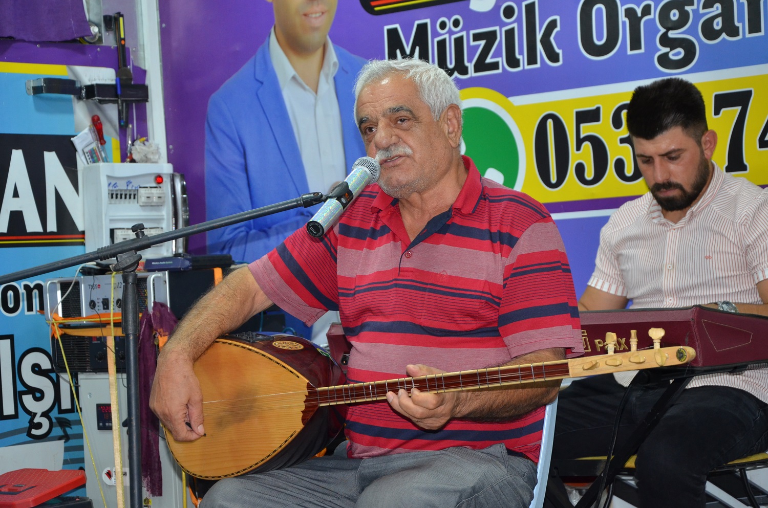 Afşin’de Döndü Güneş’in Şiir Kitabı Tanıtım Ve İmza Günü Gerçekleşti (15)