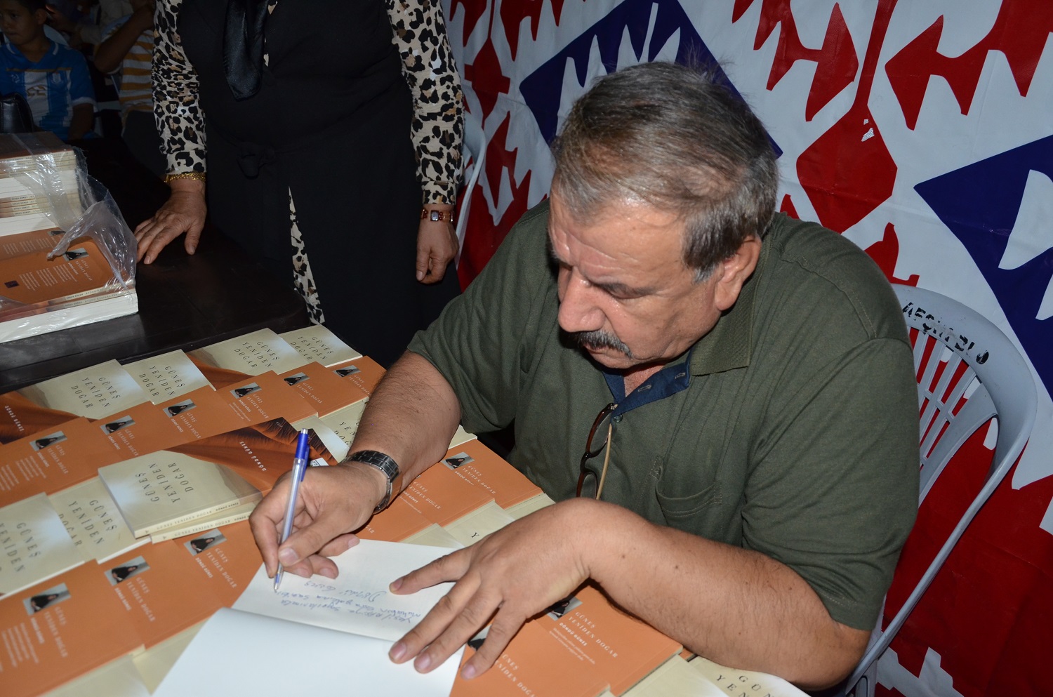 Afşin’de Döndü Güneş’in Şiir Kitabı Tanıtım Ve İmza Günü Gerçekleşti (6)