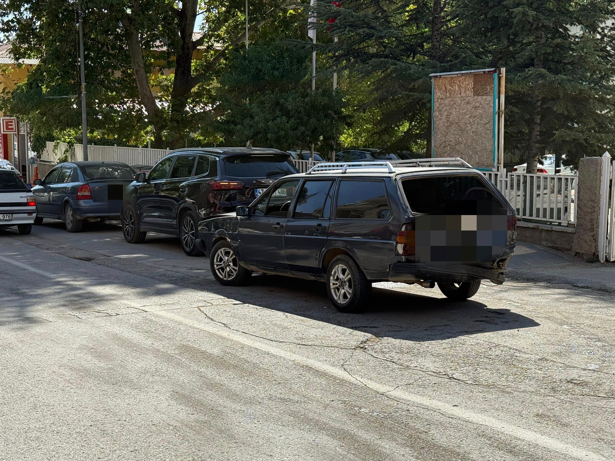 Afşin’de Freni Patlayan Transit Zincirleme Kazaya Neden Oldu3