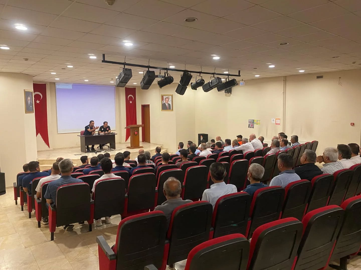 Afşin’de Kırsal Konut Projeleri Değerlendirme Toplantısı Gerçekleştirildi2