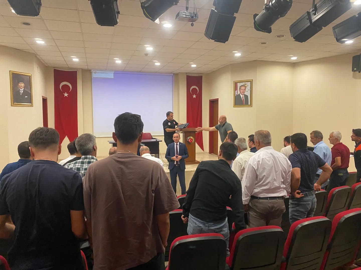 Afşin’de Kırsal Konut Projeleri Değerlendirme Toplantısı Gerçekleştirildi6