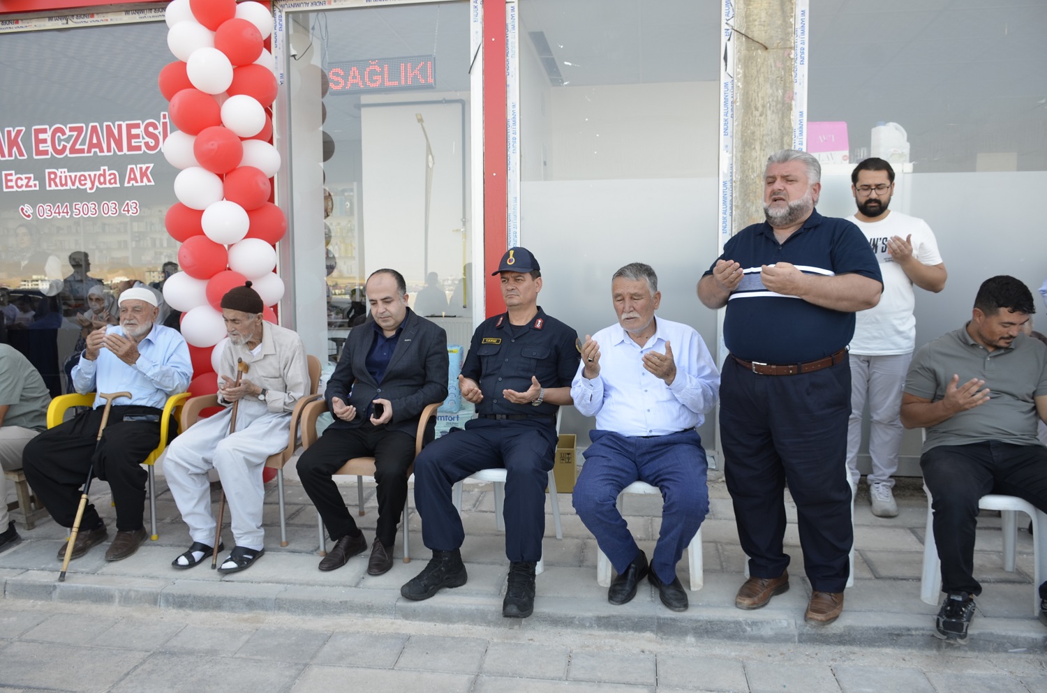 Ak Eczanesi Açılış Töreni (10)