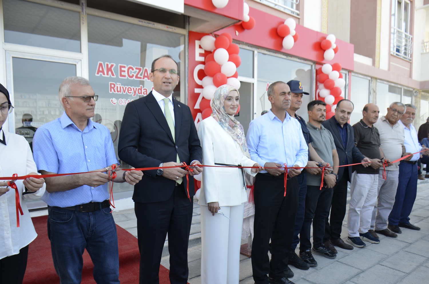 Ak Eczanesi Açılış Töreni (11)