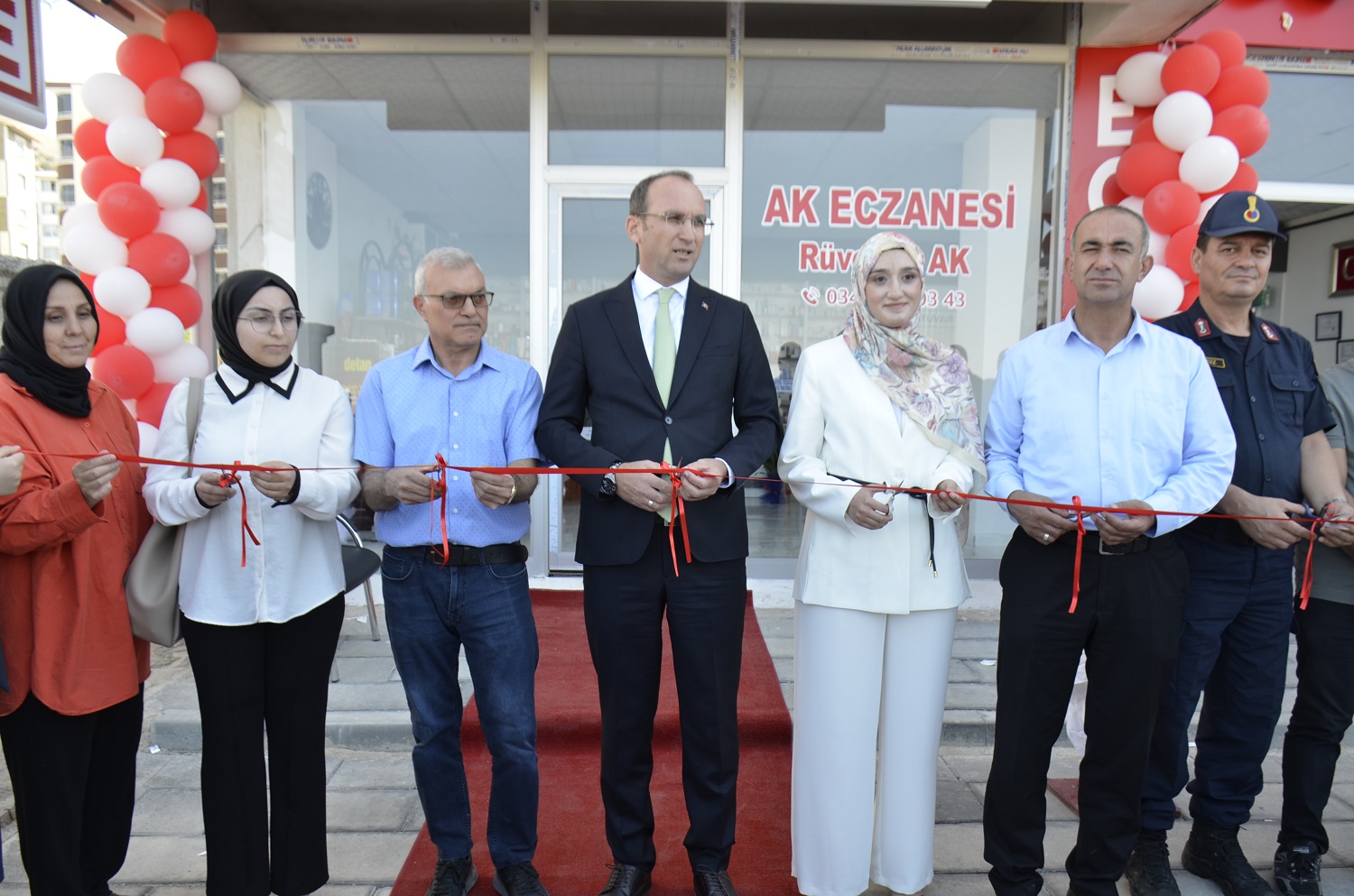 Ak Eczanesi Açılış Töreni (12)