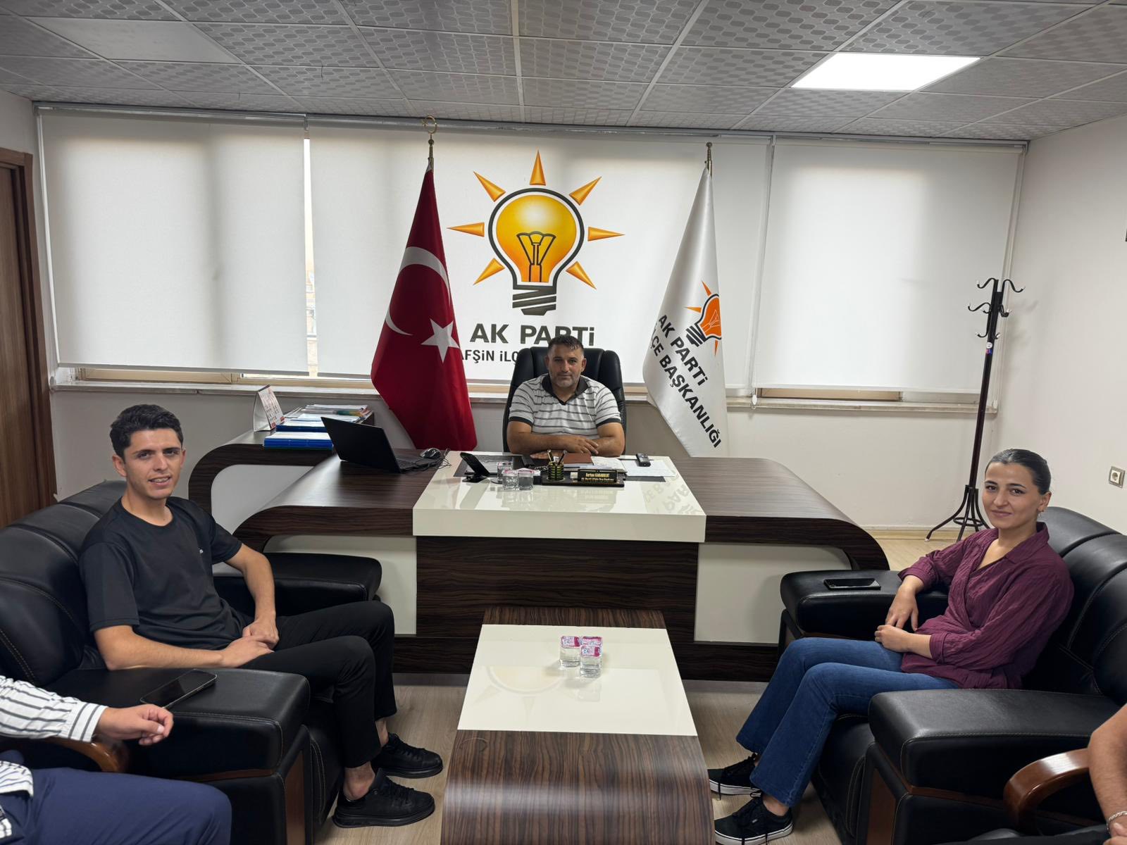 Ak Parti Afşin İlçe Teşkilatı Yürütme Kurulu Toplantısını Gerçekleştirdi