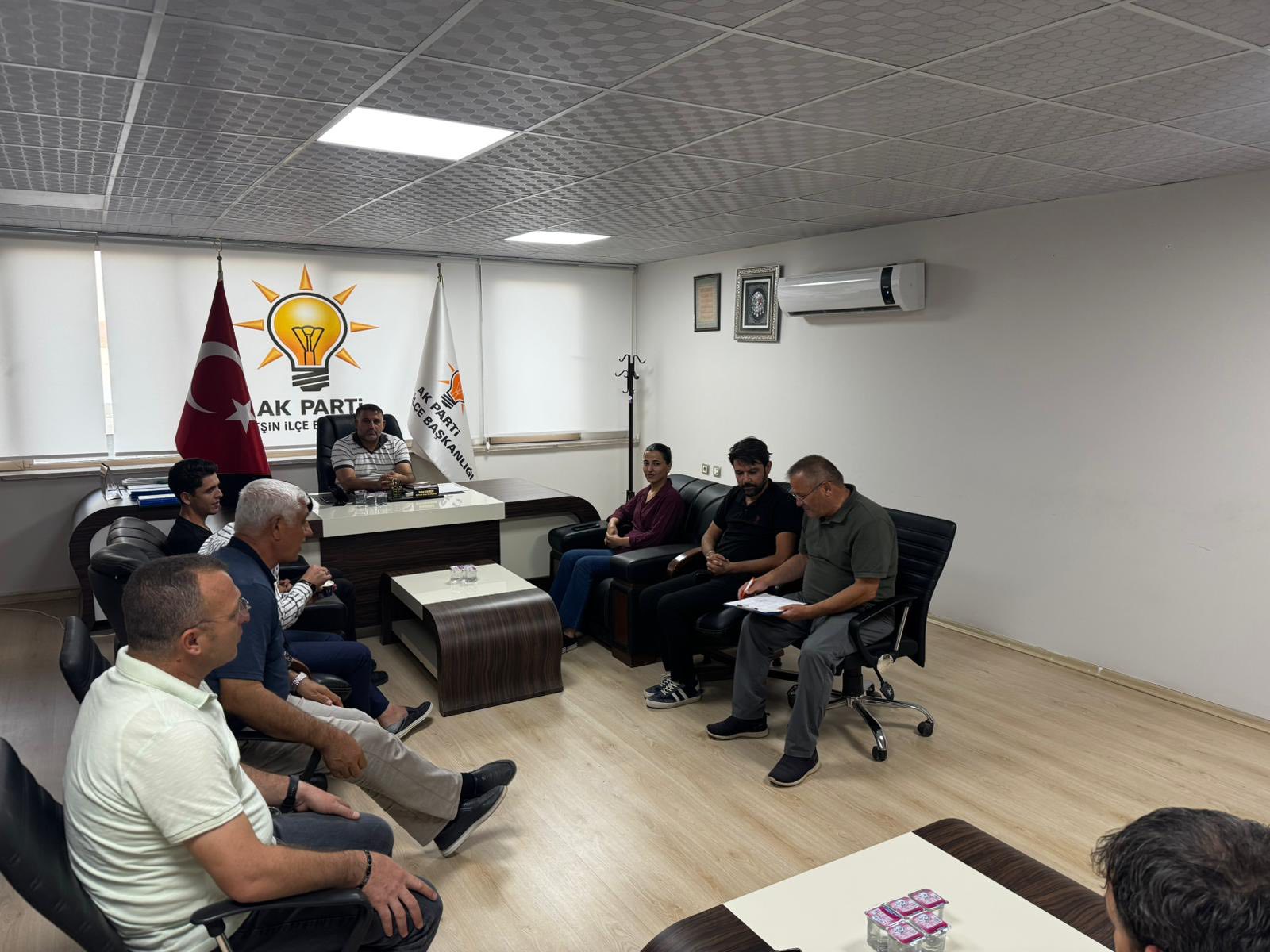Ak Parti Afşin İlçe Teşkilatı Yürütme Kurulu Toplantısını Gerçekleştirdi1