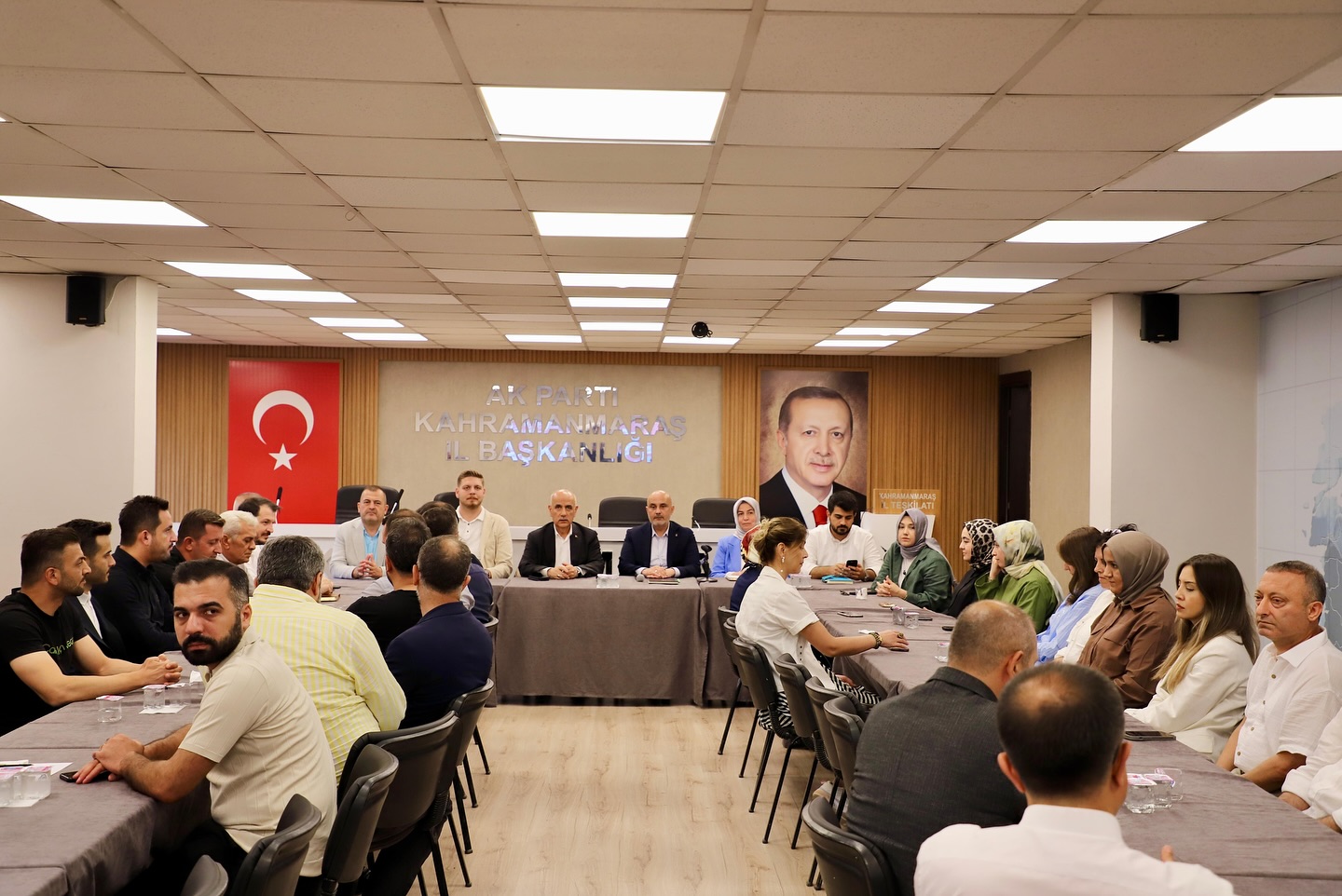 Ak Parti Kahramanmaraş İl Başkanlığı'nın Haftalık Olağan İl Yürütme Kurulu Toplantısı Gerçekleştirildi3