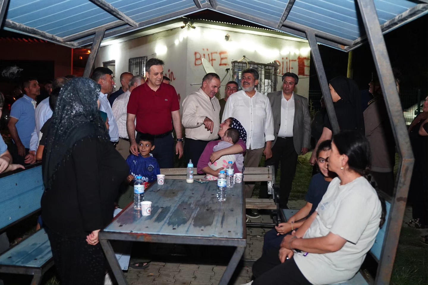 Ak Parti Milletvekilleri Elbistan’da Vatandaşlarla Bir Araya Geldi2