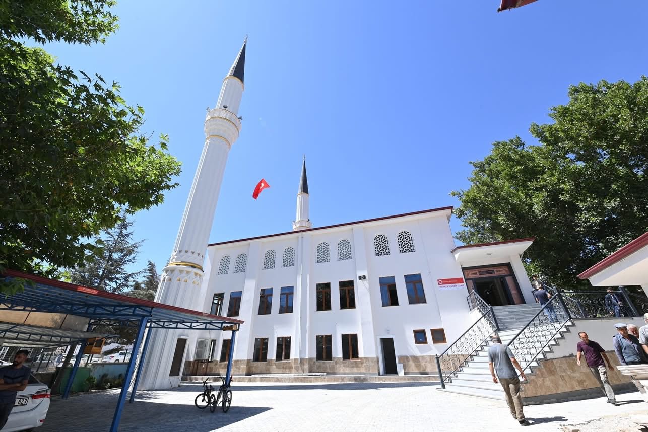 Başkan Kıraç, Ekinözü’deki Maarif Camii’nin Açılışına Katıldı2