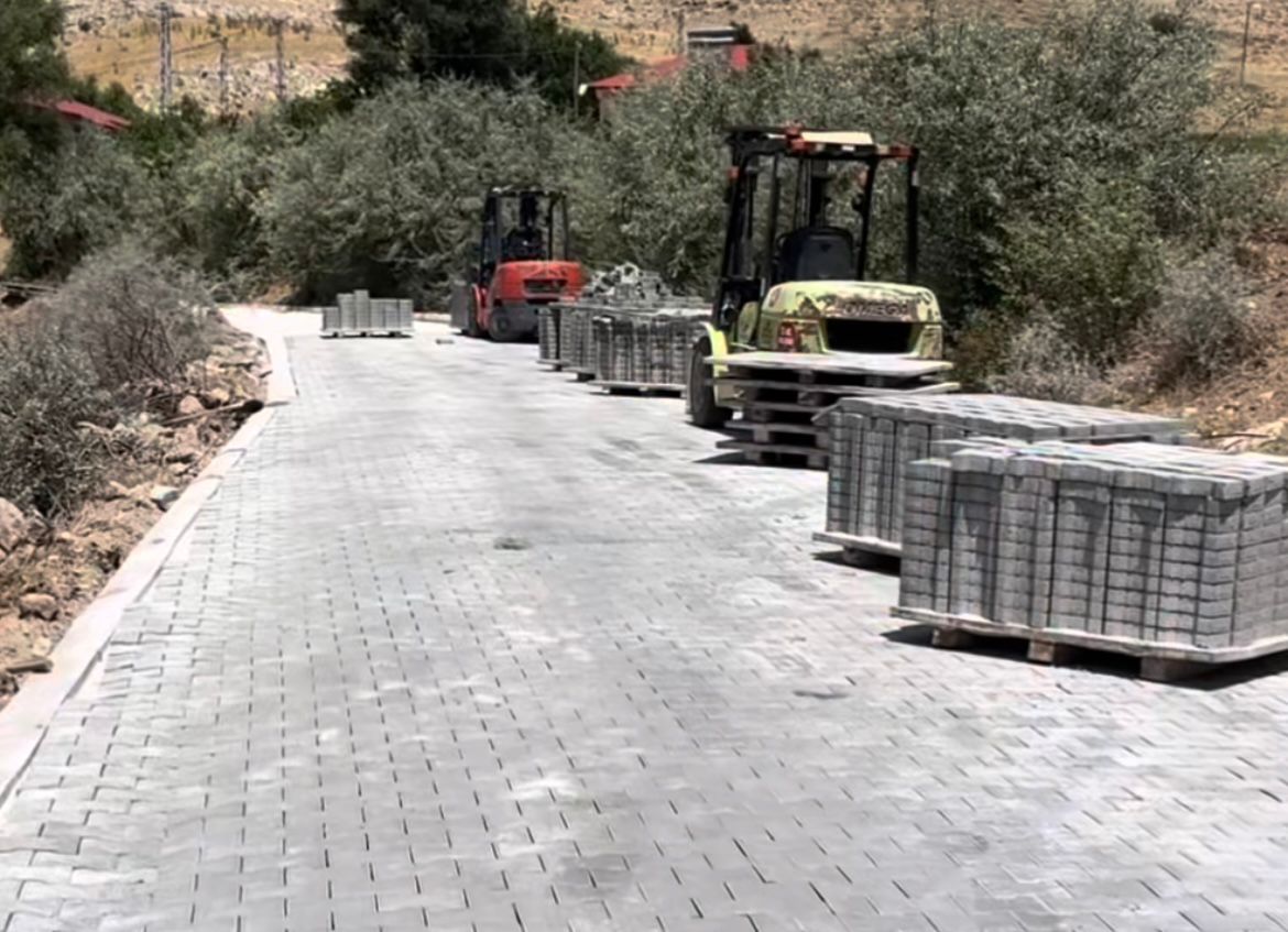 Başkan Kıraç, Koçovası Mahallesi’nde Devam Eden Çalışmaları İnceledi (2)