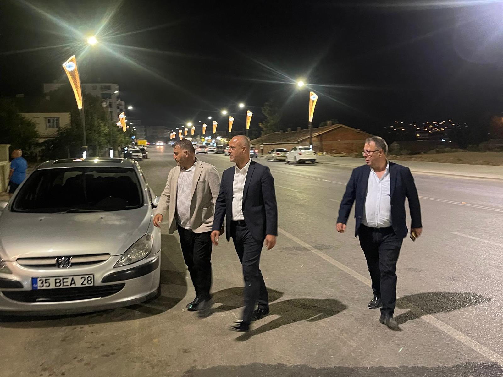 Başkan Koray Kıraç’tan Esnaf Ve Vatandaşlara Akşam Ziyareti2