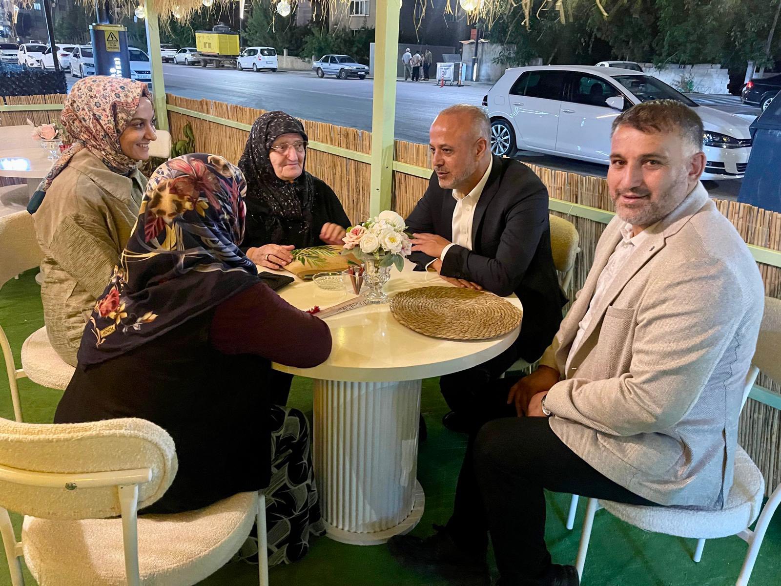 Başkan Koray Kıraç’tan Esnaf Ve Vatandaşlara Akşam Ziyareti5
