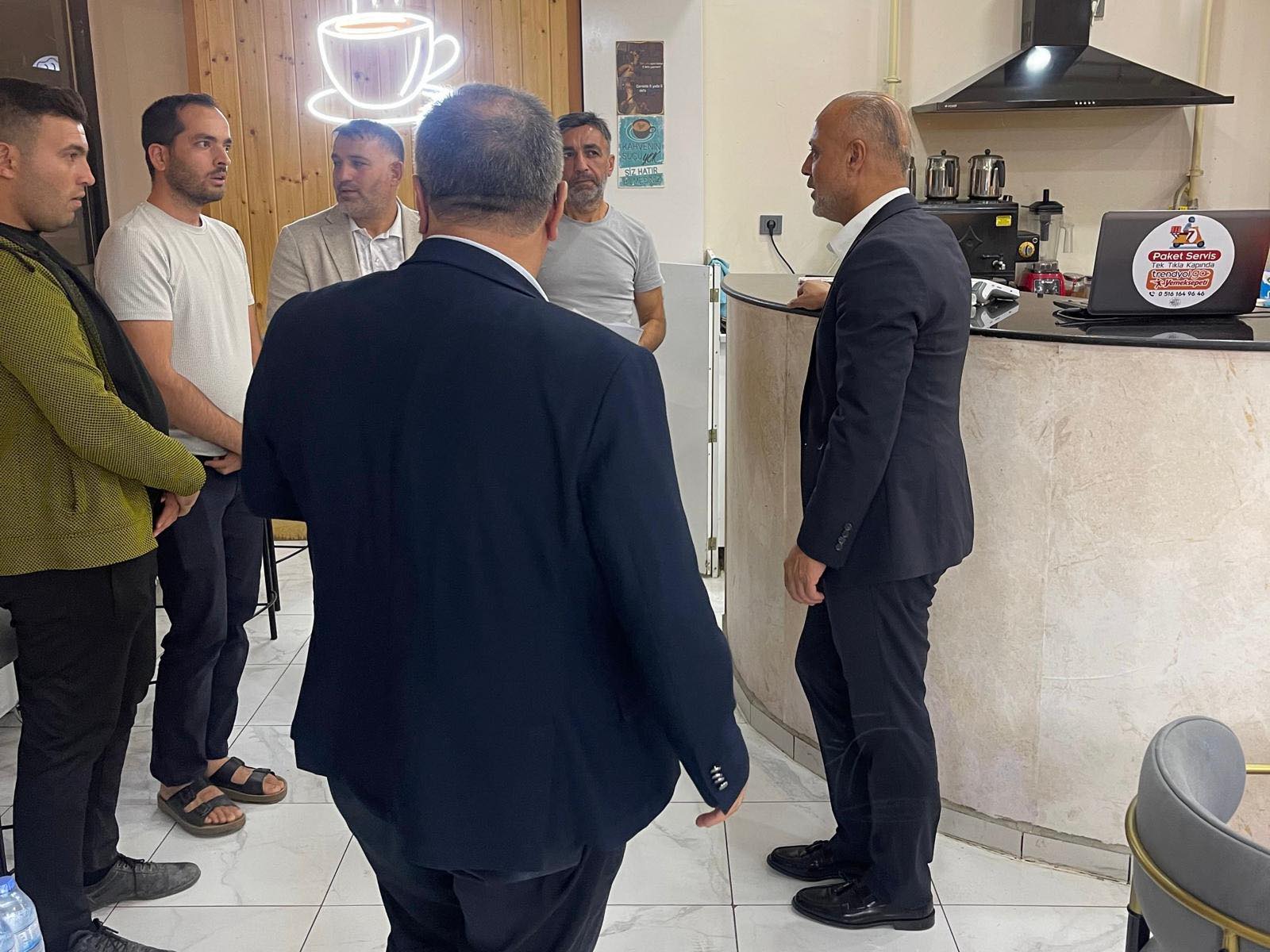 Başkan Koray Kıraç’tan Esnaf Ve Vatandaşlara Akşam Ziyareti9