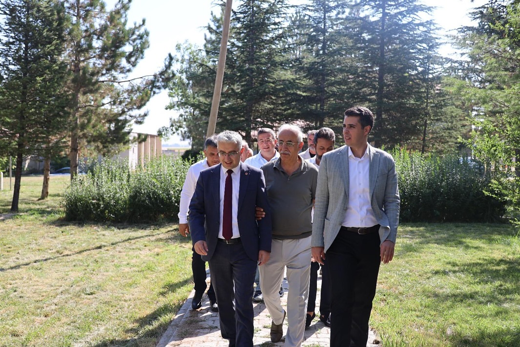 Elbistan Protokolünden Söğütlü Eğitim Ve Yardımlaşma Vakfı’na Ziyaret