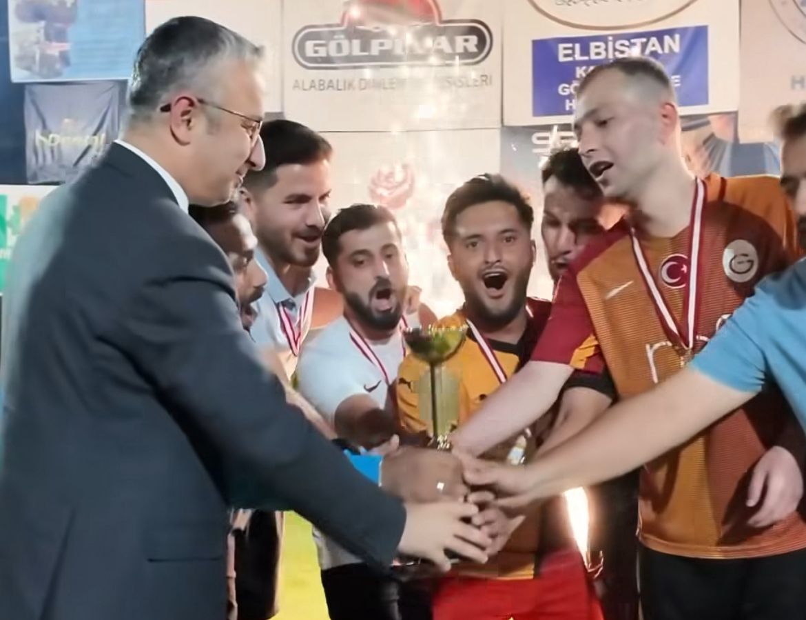 Elbistan’da Karahasanuşağı’nda Futbol Final Heyecanı Yaşandı (2)