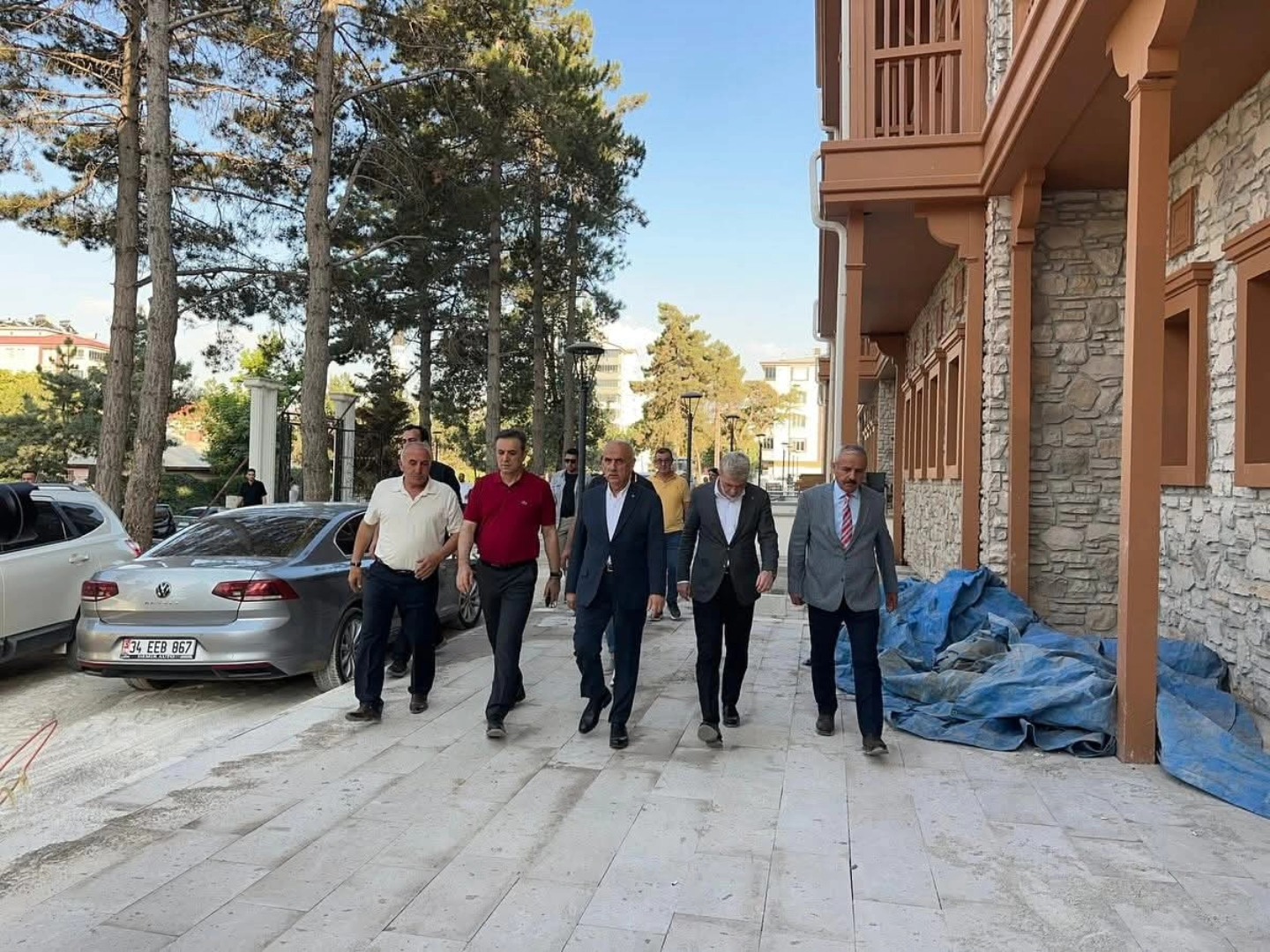Elbistan'da Yapımı Devam Eden Öğretmenevinde İncelemelerde Bulunuldu