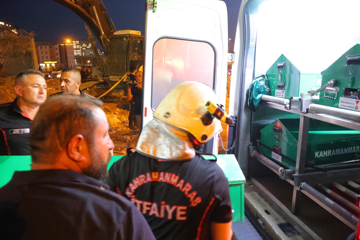 Göçük Altında Kalan İş Makinası Operatörünün Cansız Bedenine Ulaşıldı (5)