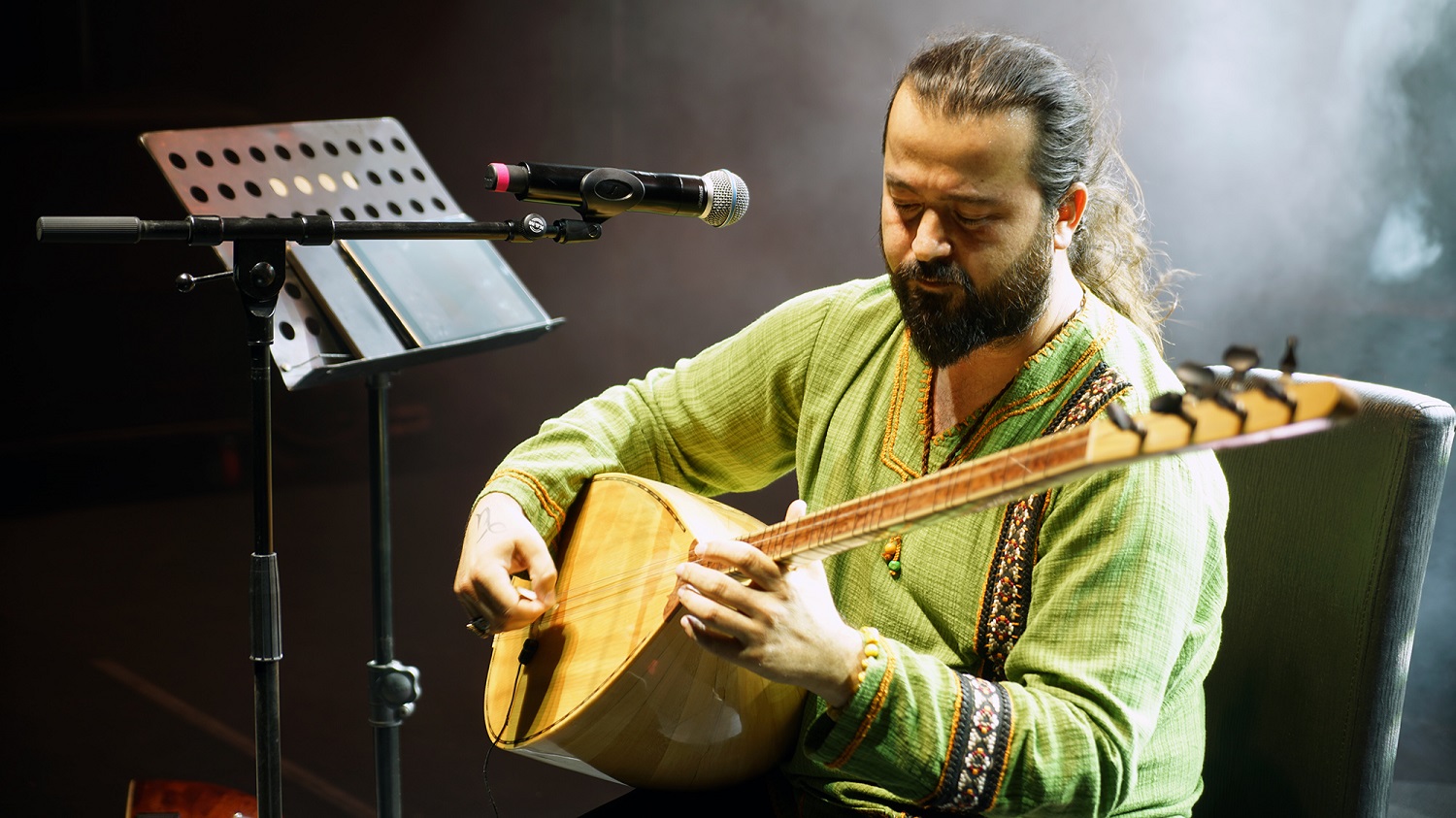 Güçlü Ve Pehlivan Söyledi, Müzikseverler Eşlik Etti (1)