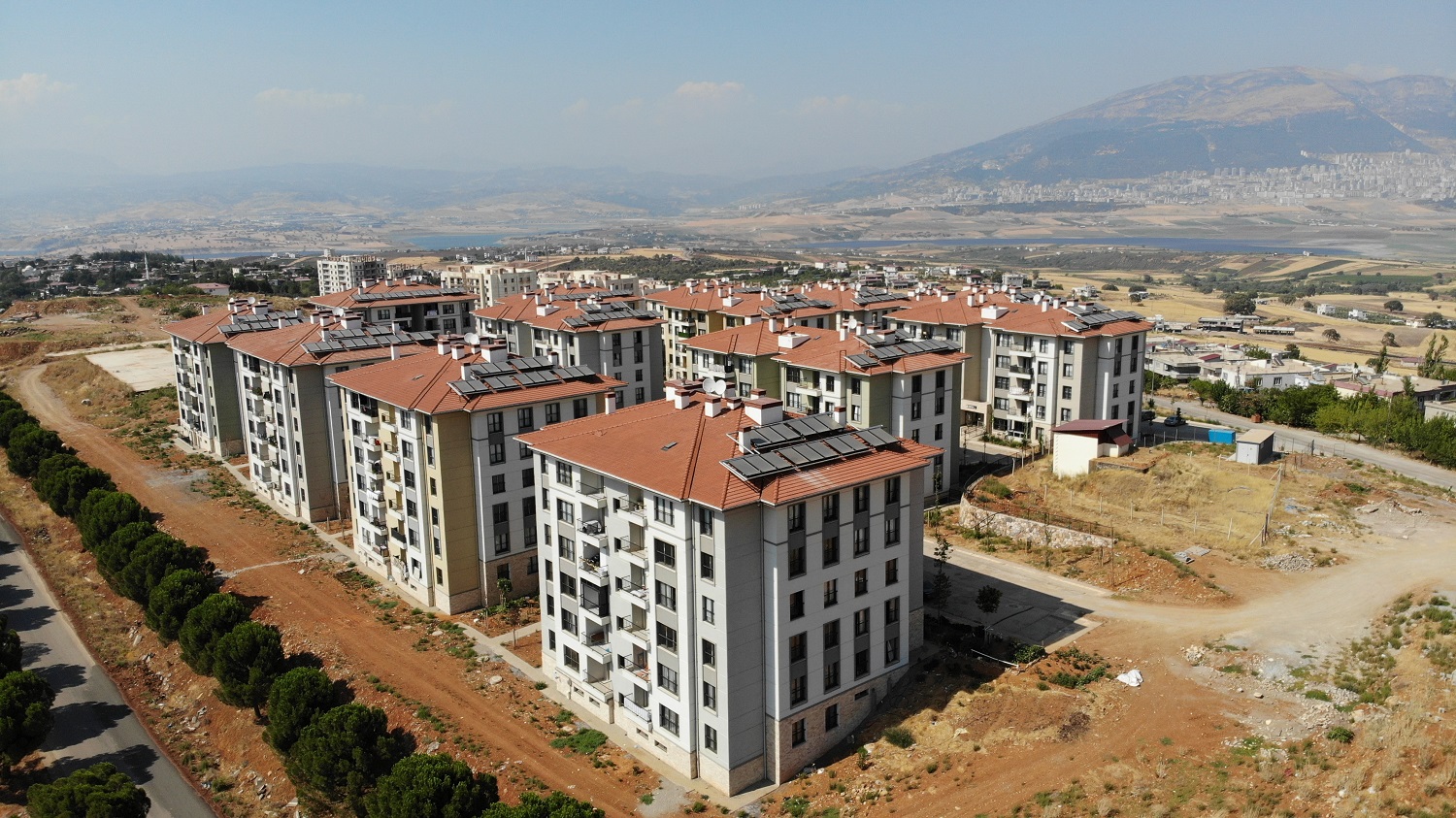 İki Oğlunu Kaybeden Depremzede Baba Devletimiz Evlerimizi Yaptı (3)