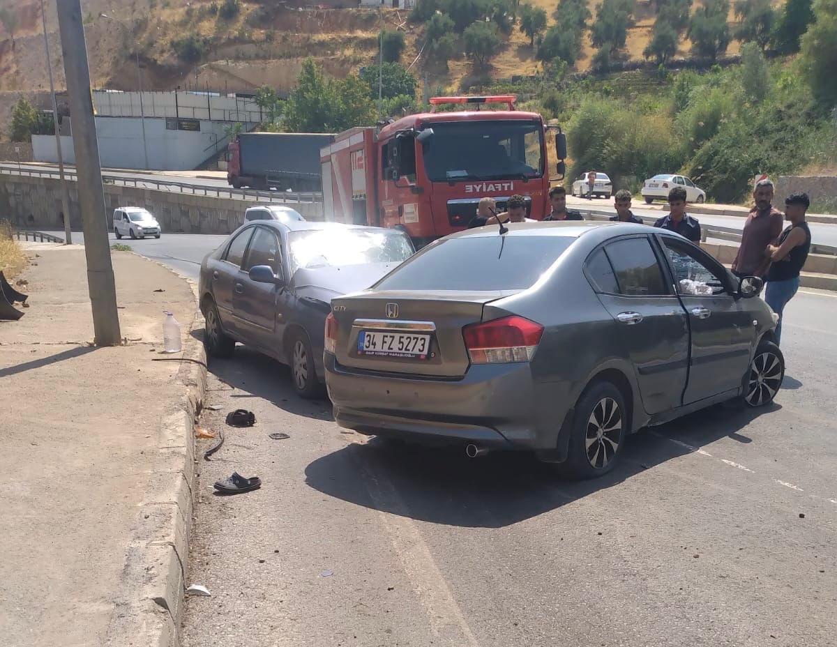 İki Otomobil Çarpıştı 2 Yaralı (1)