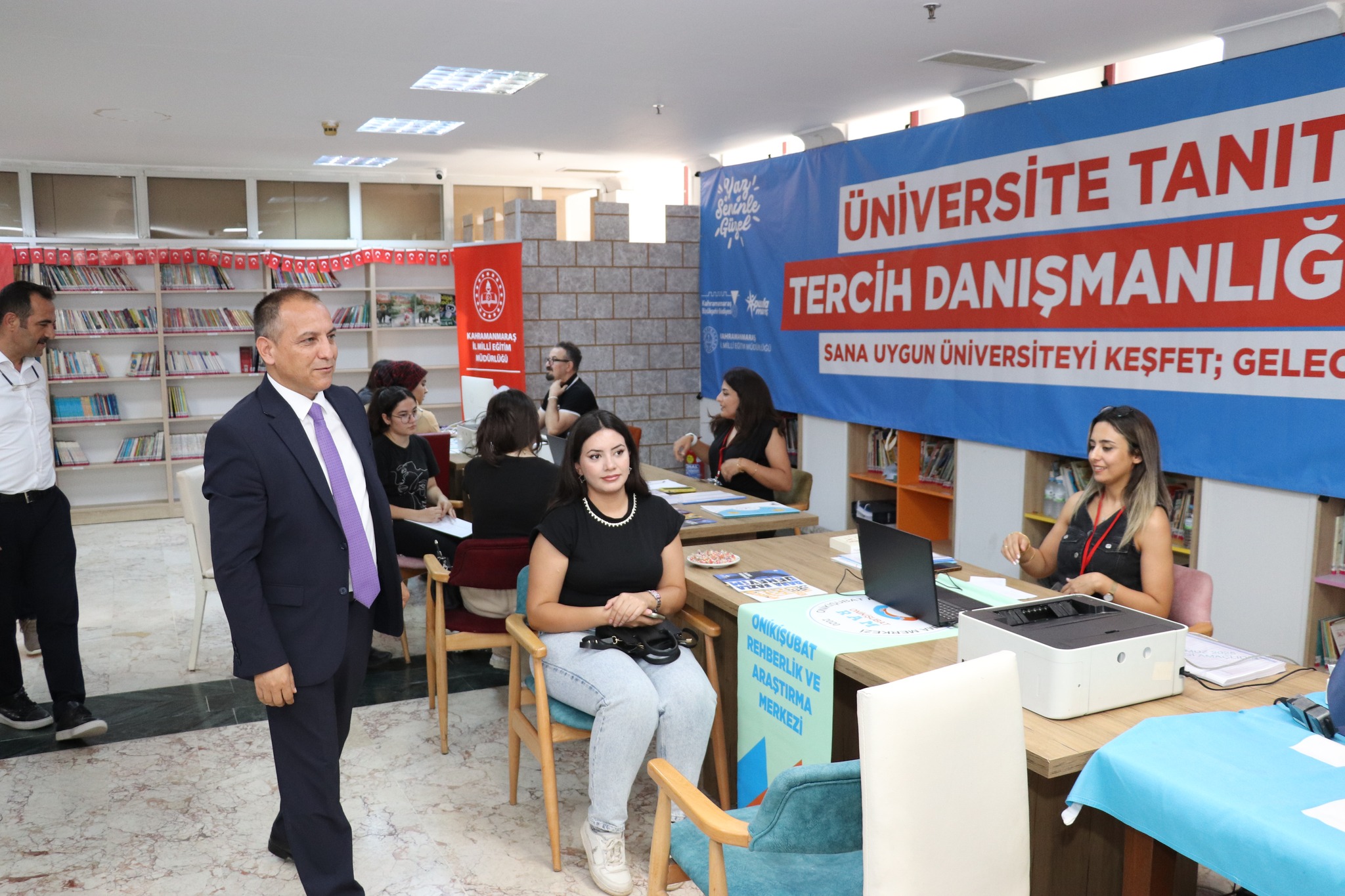 İl Millî Eğitim Müdürü Baydur'dan Yks Tercih Danışmanlığı Merkezine Ziyaret1