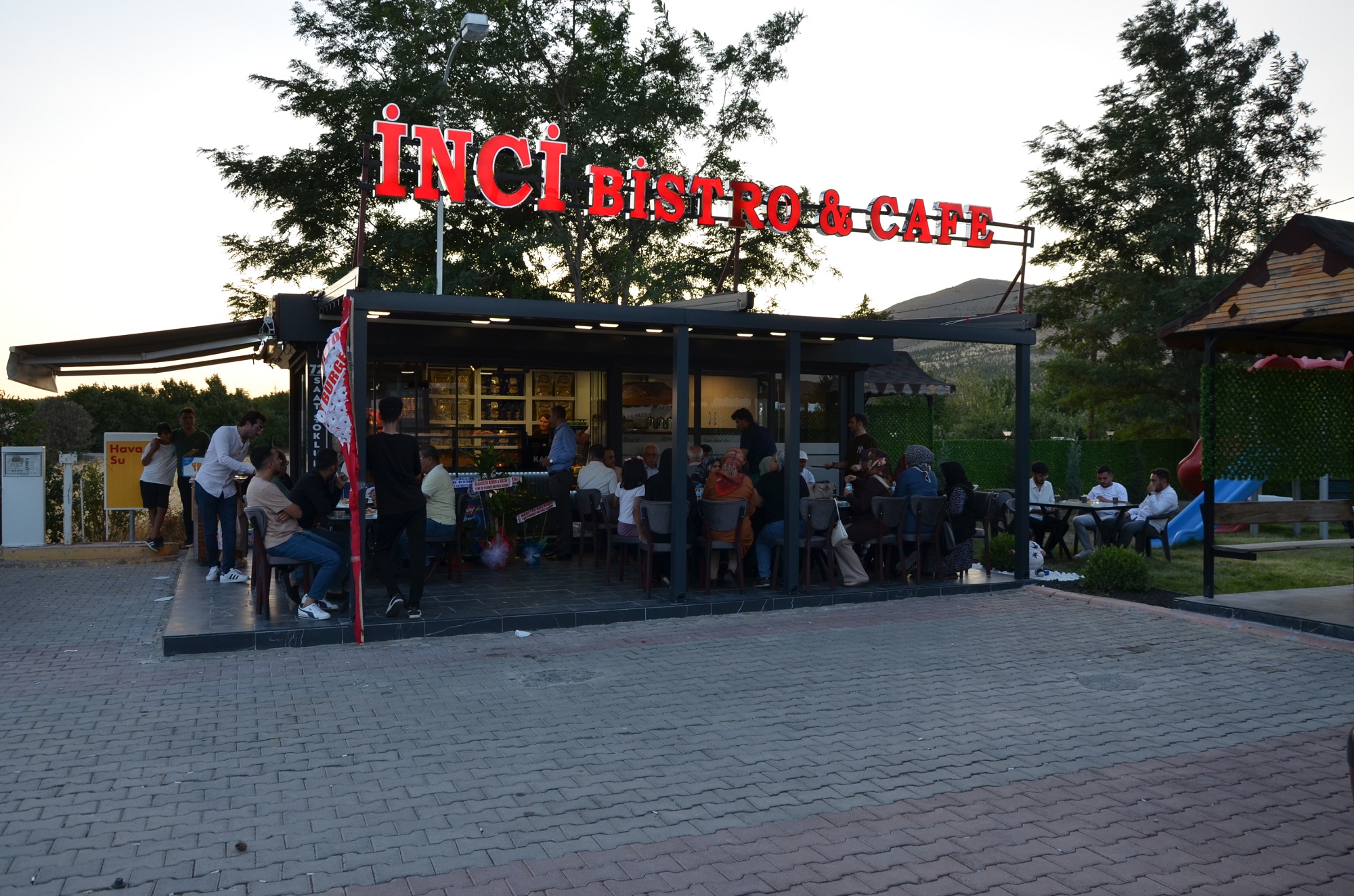 İnci Patisserie Bistro Cafe Afşin’de Hizmete Açıldı (10)