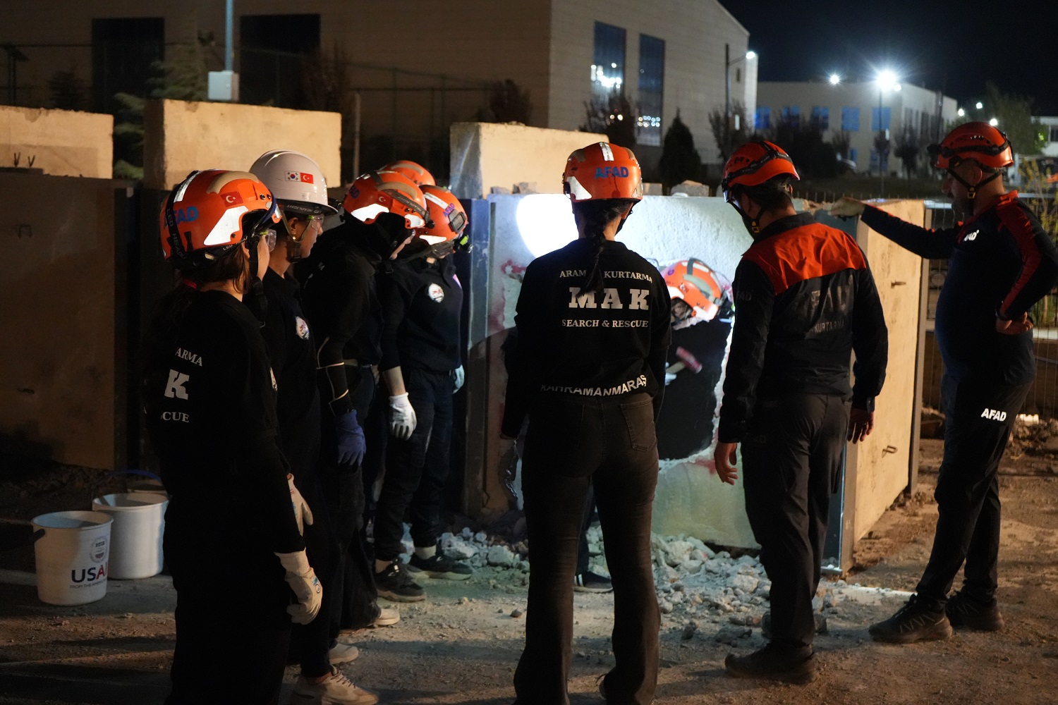 Kadınlardan Oluşan Arama Kurtarma Ekibi Deprem Eğitimi Ve Tatbikatı Gerçekleştirdi (2)