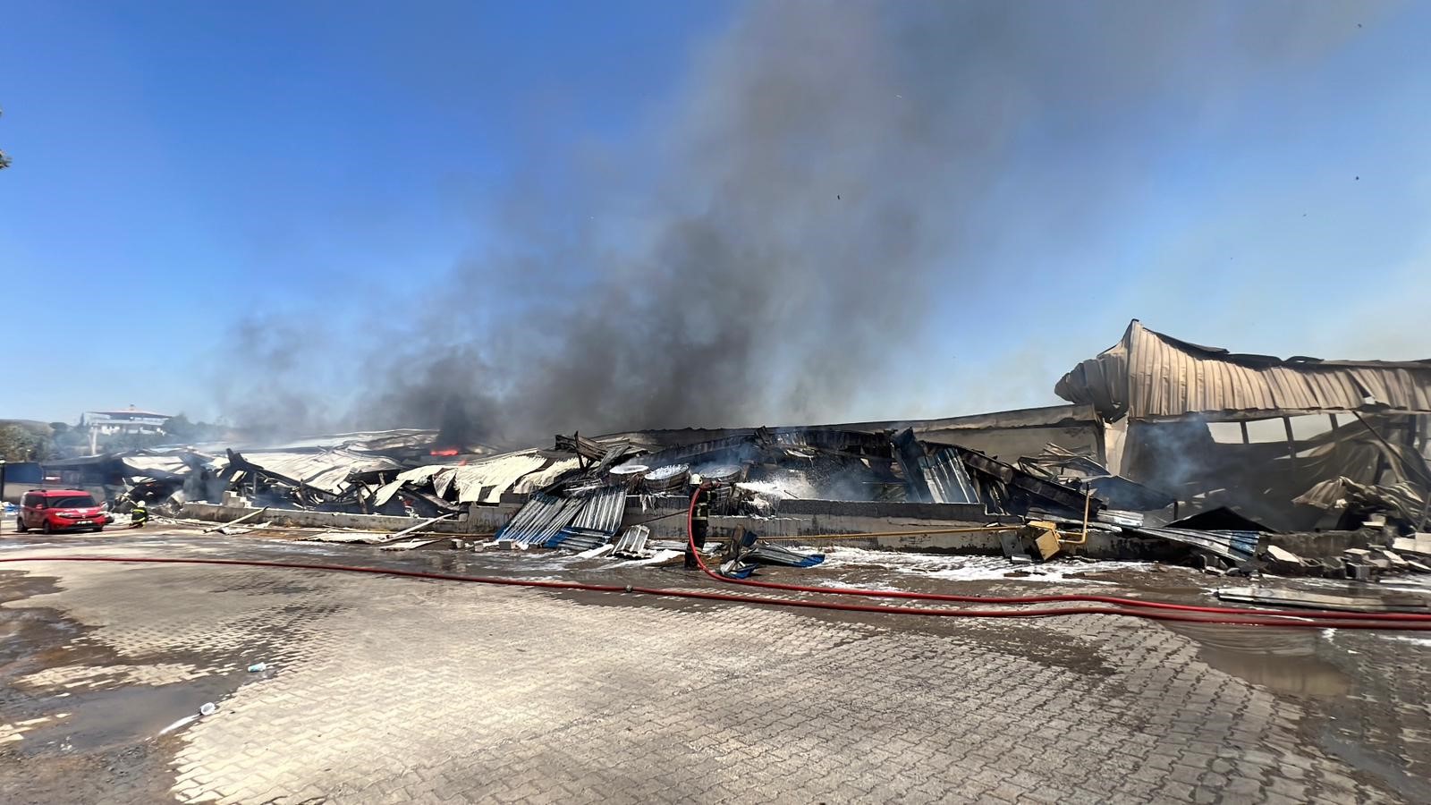 Kahramanmaraş’ta Fabrika Alevlere Teslim Oldu (5)