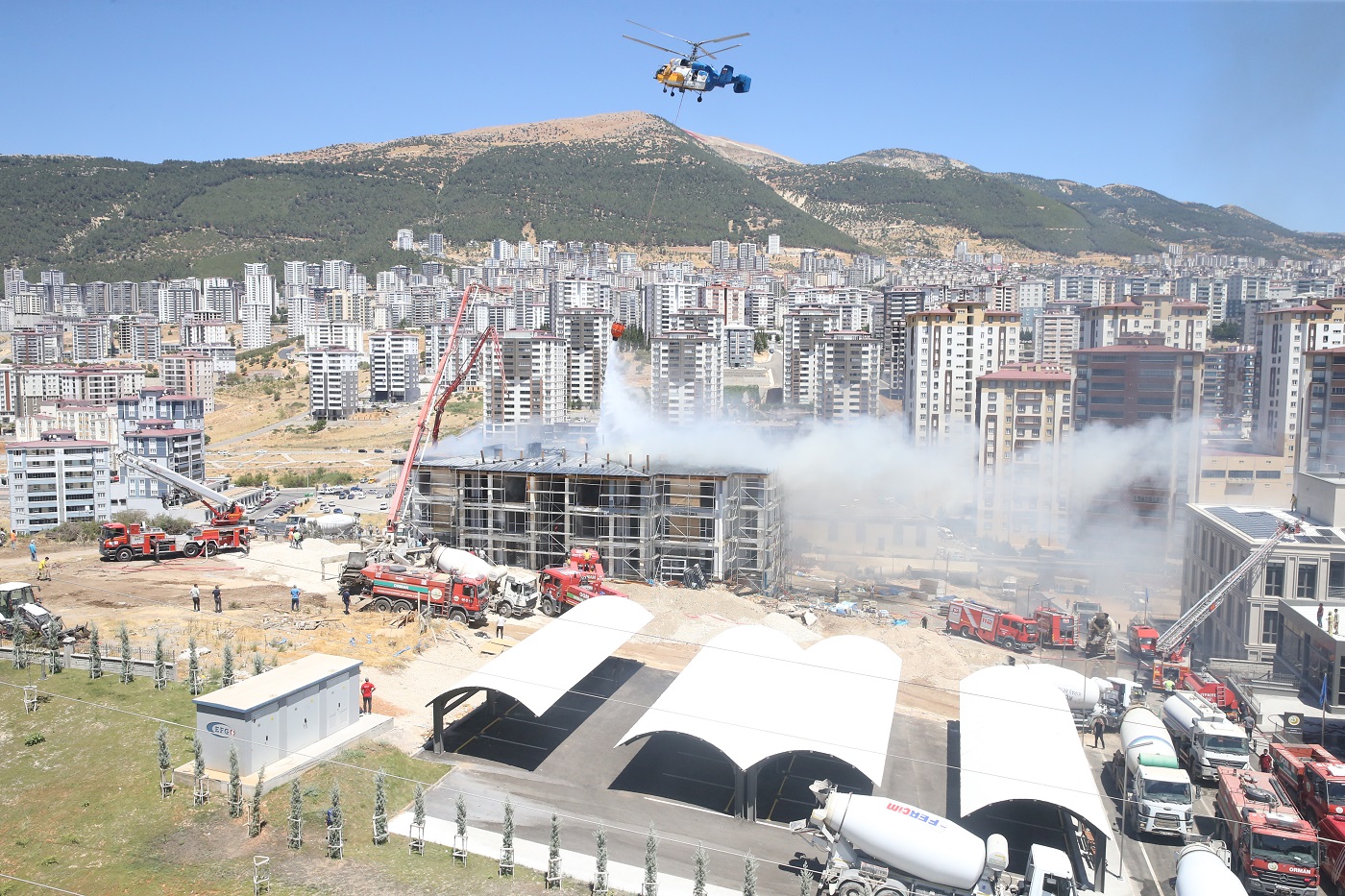 Kahramanmaraş'ta Lojmanda Çıkan Yangın Kontrol Altına Alındı (2)