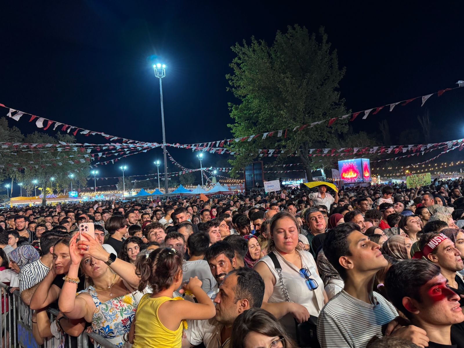 Kahramanmaraş’ta Mustafa Ceceli Sahne Aldı (4)