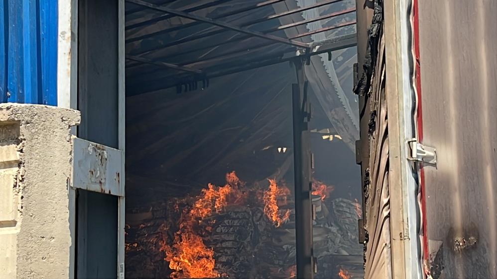 Kahramanmaraş'taki Kağıt Fabrikası Yangını Kontrol Altına Alındı 1