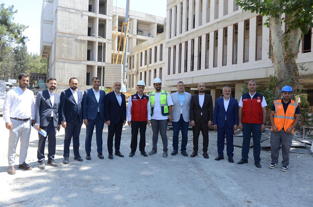 Milletvekili Kirişci, Şantiye Alanlarında İncelemelerde Bulundu2