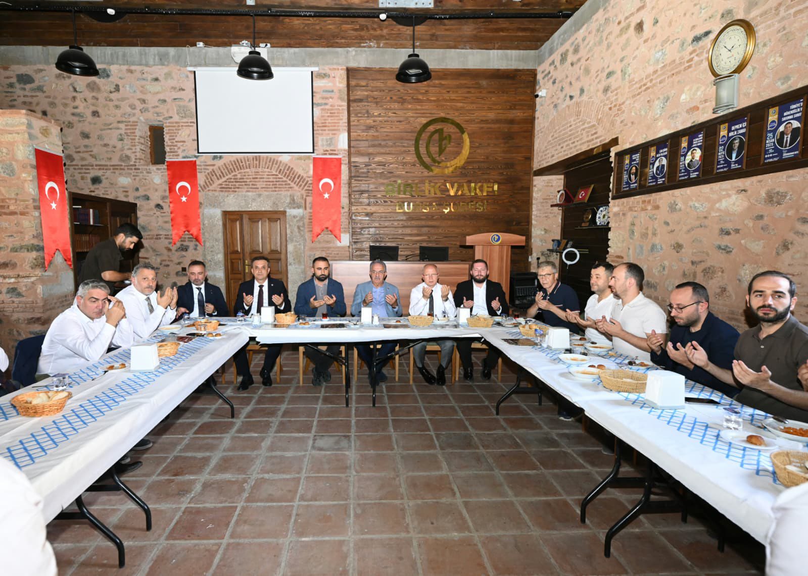 Milletvekili Kurt’tan Birlik Vakfı Bursa Şubesi’ne Ziyaret1