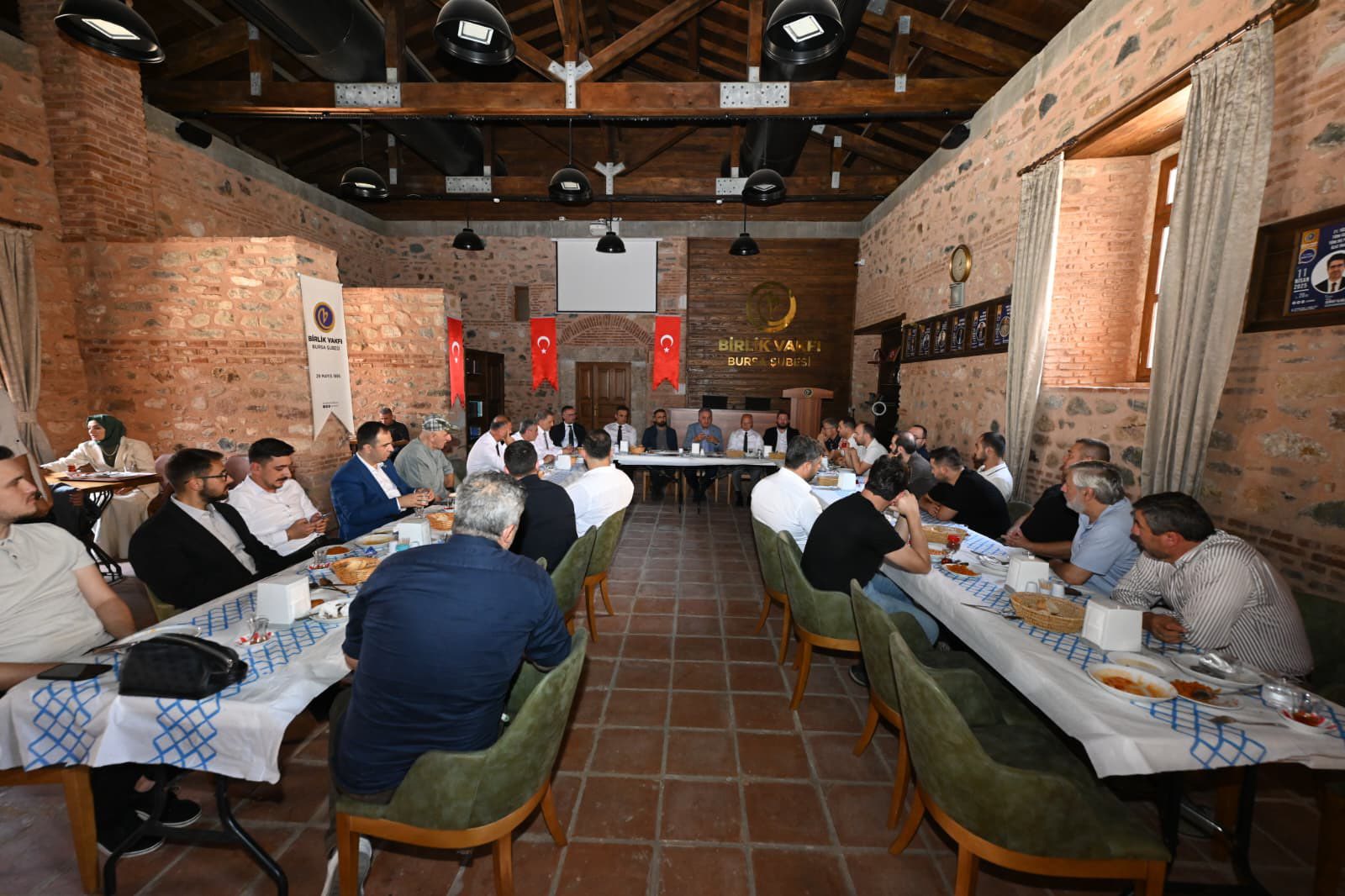 Milletvekili Kurt’tan Birlik Vakfı Bursa Şubesi’ne Ziyaret3