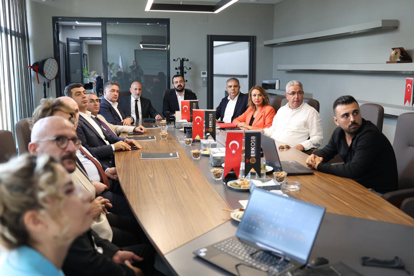 Milletvekili Öztunç Ekonomik Kriz Bıçağı Kemiğe Dayandırmış Durumda5