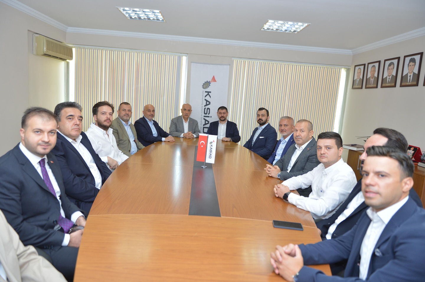 Milletvekili Vahit Kirişci Ve Ak Parti Heyetinden Kasi̇ad’a Ziyaret1