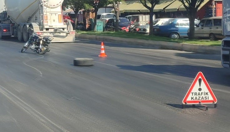 Otomobil İle Motosiklet Çarpıştı 1 Ölü, 1 Yaralı