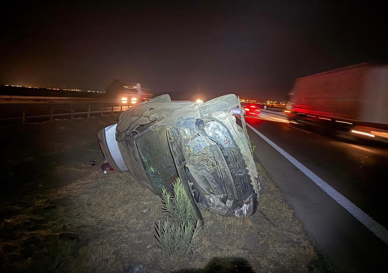 Paramparça Olan Otomobilden Sağ Kurtuldular (3)