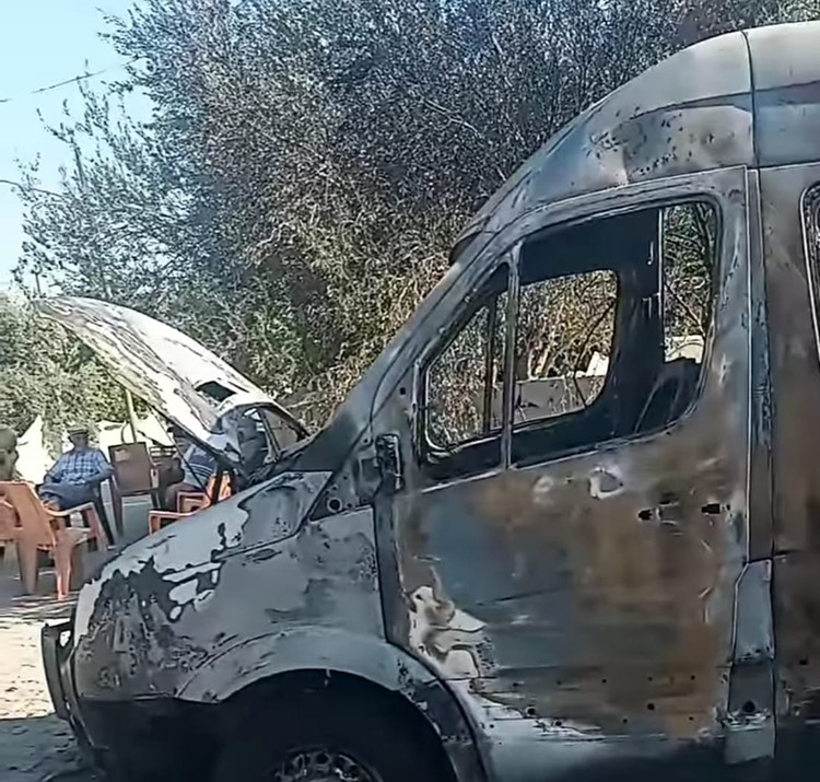 Park Halindeki Midibüs Yandı (3)