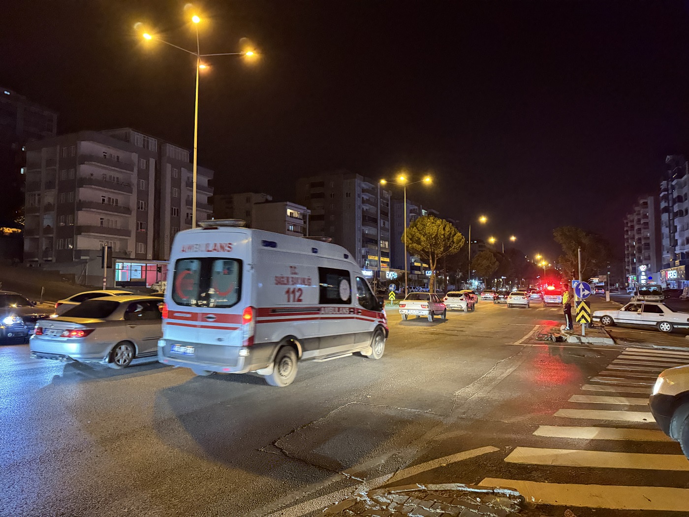 Polis Aracıyla Otomobil Çarpıştı 2'Si Polis, 5 Yaralı (2)