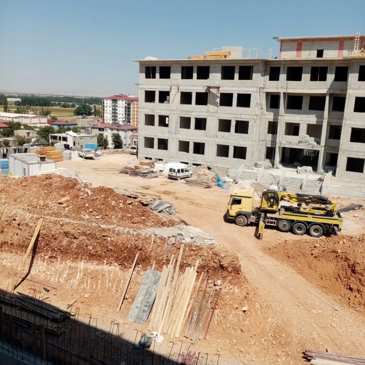 Şube Müdürü Erhurman, Karaelbistan Toki̇’deki Okul İnşaatlarını Yerinde İnceledi