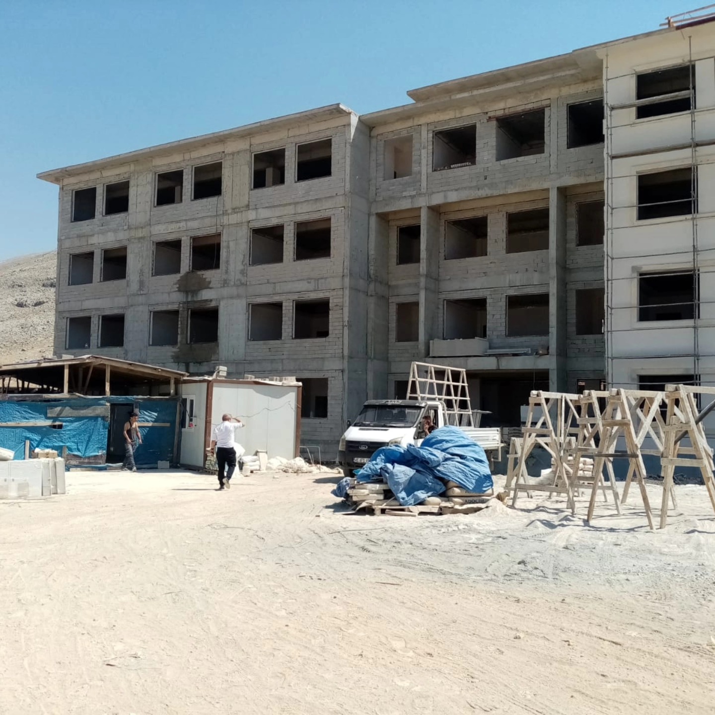 Şube Müdürü Erhurman, Karaelbistan Toki̇’deki Okul İnşaatlarını Yerinde İnceledi2