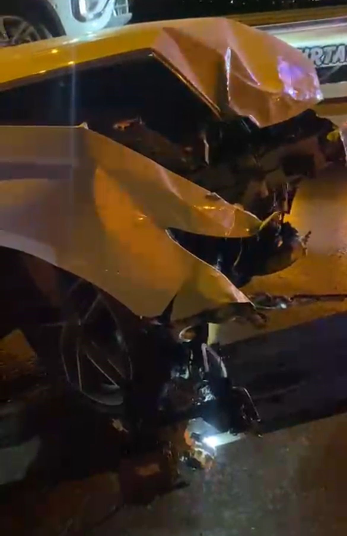 Trafik Kazası Meydana Geldi 2 Yaralı (3)