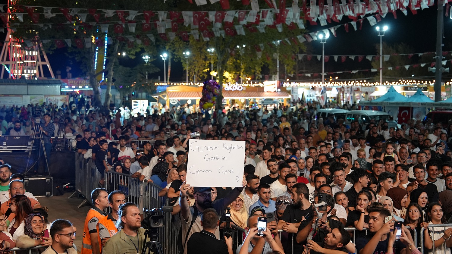 Türk Pop Müziğinin Efsane İsmi Mithat Körler Kafum’da Sahne Aldı (2)