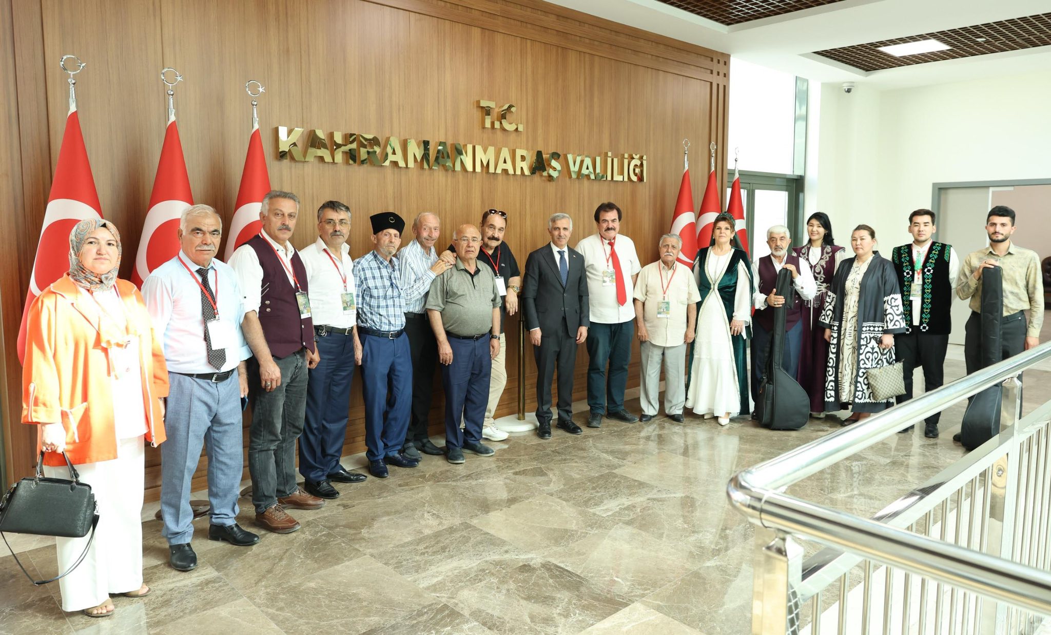 Vali Ünlüer, Ozanları Ve Sanat İnsanlarını Makamında Ağırladı2